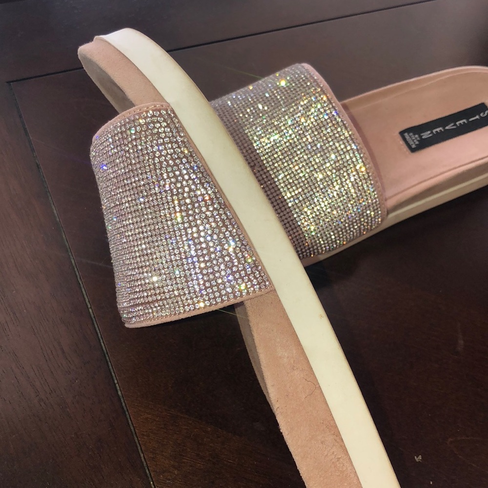 shoes - Picture 2 of 3